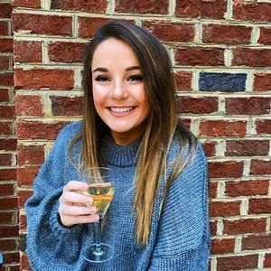 Meet your Posher, Elise